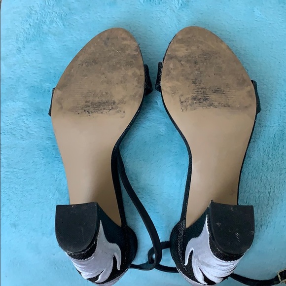 Expression Sandals - Picture 2 of 5